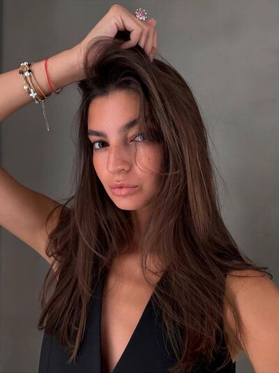  As,   Karina, 27 ,   ,   