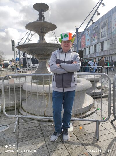  An Caislean Nua,   Viktor, 63 ,   c , 