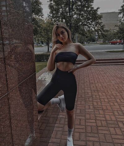  Cay,   Milena, 22 ,   ,   