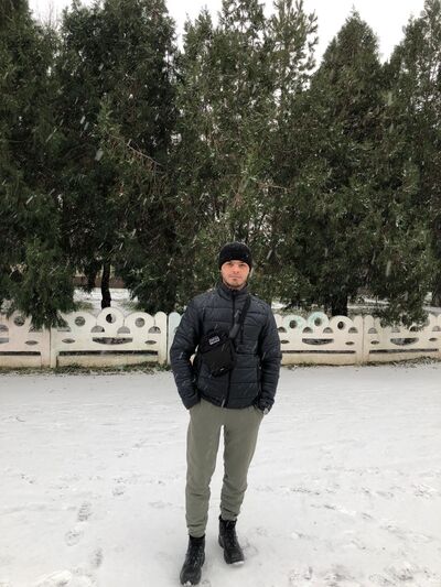  ,   Mikhail, 32 ,   ,   , c , 