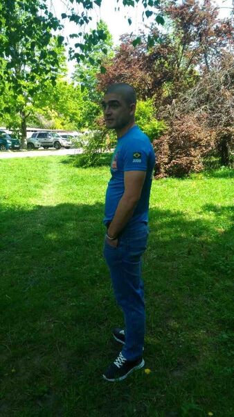  ,   Valentin, 31 ,   ,   