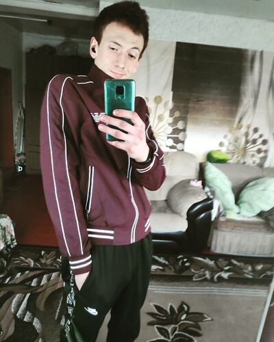  ,   Artem, 23 ,   c , 