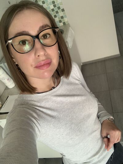  ,   Lena, 35 ,   ,   
