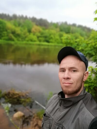  ,   Sasha, 41 ,   