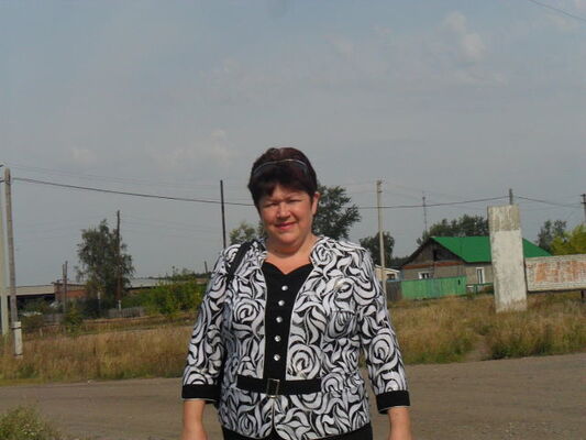  ,   Liuda, 61 ,  