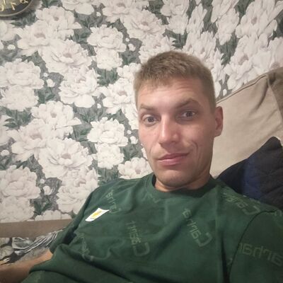  ,   Mikhail, 31 ,   ,   