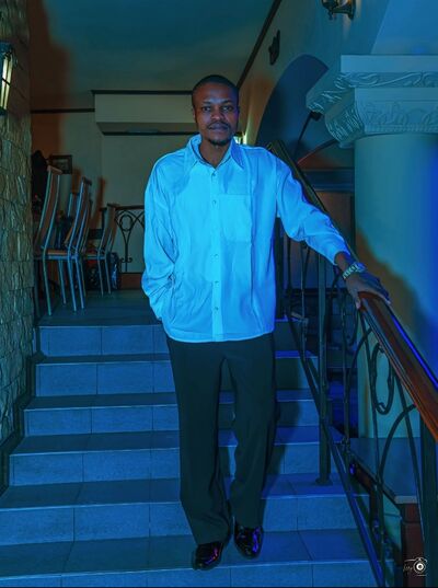  ,   Albert, 37 ,   ,   , c 