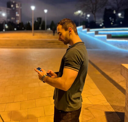  ,   Ali, 22 ,   ,   , c , 