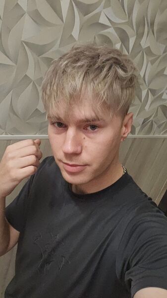  ,   Artur, 25 ,   ,   