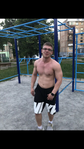  ,   Artur, 28 ,   ,   , c 