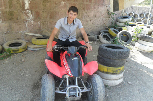  ,   Gevor, 29 ,   , 