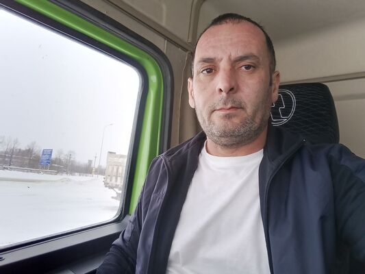  ,   Rosu, 45 ,   ,   , c 