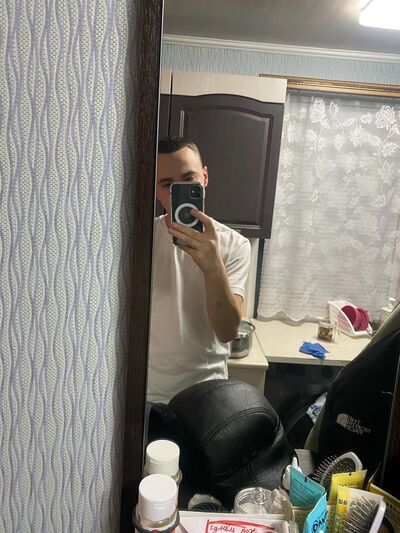 ,   Anton, 27 ,   ,   