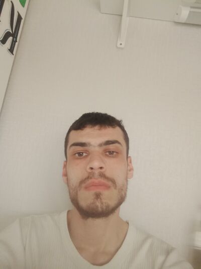  ,   Robert, 28 ,   