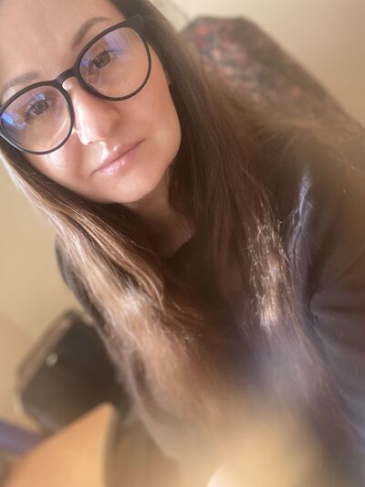  ,   Alina, 33 ,   