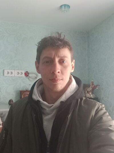  ,   Viktor, 35 ,   ,   