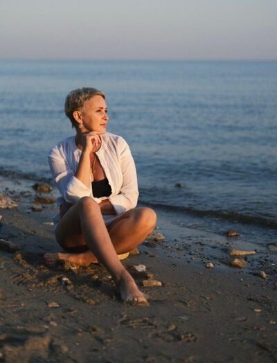  ,   Marina, 52 ,     , c 