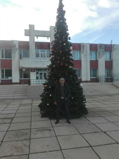  ,   Leon, 47 ,   ,   , c 