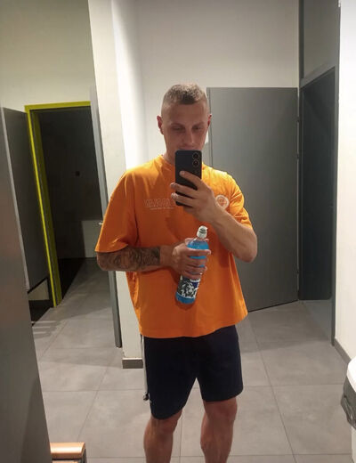  ,   Andriy, 33 ,   ,   