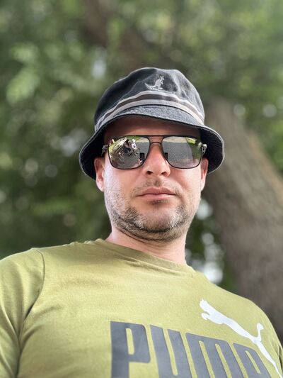  Lambeth,   Maxim, 35 ,   ,   