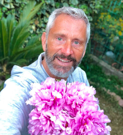  -,   Christian, 51 ,     , c , 
