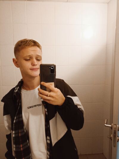  ,   Aleksandr, 23 ,  
