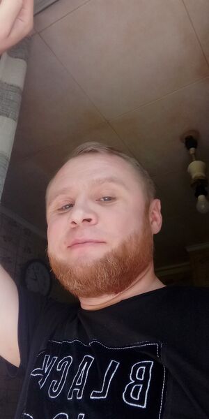  ,   Artur, 41 ,   ,   
