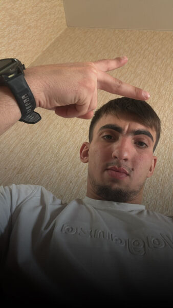  ,   Amir, 21 ,   ,   , c , 