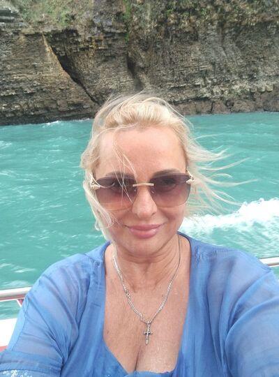  ,   Mila, 48 ,   ,   