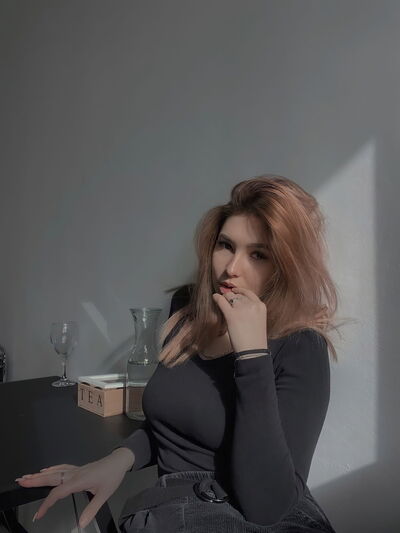  ,   Julia, 26 ,   