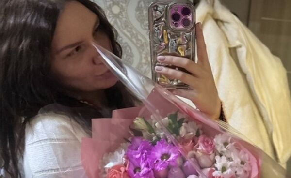  ,   Dinara, 25 ,   ,   