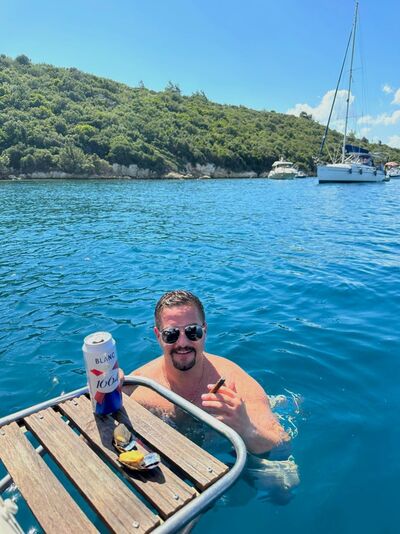  Cesme,   Yashar kozan, 37 ,   ,   , c , 