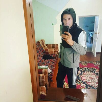  ,   Adam, 33 ,   c 