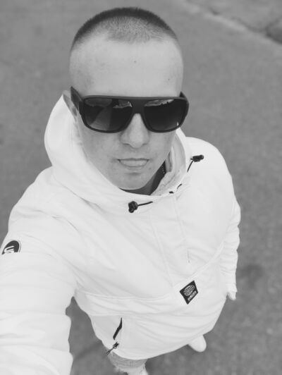  ,   Sergei, 32 ,   ,   , c , 