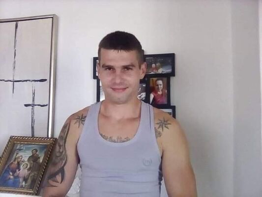  ,   Andrej, 39 ,   ,   , c 