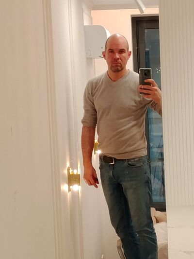  -,   Victor, 40 ,   ,   