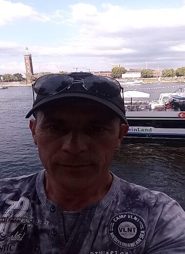  ,   Mihail, 42 ,   ,   