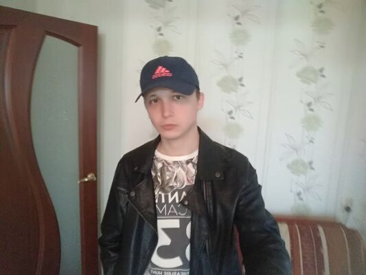  ,   Maksim, 32 ,   ,   , c 