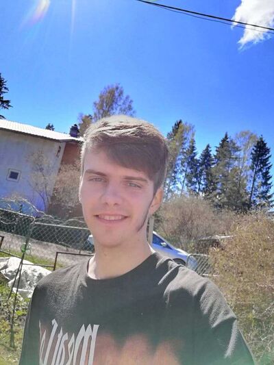  -,   Alexander, 32 ,     , c 
