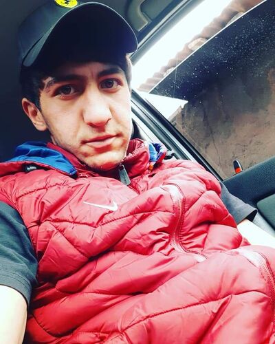  ,   Artur, 26 ,   ,   