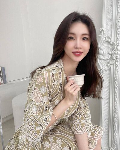  Hong Kong,   Li Na, 35 ,   ,   