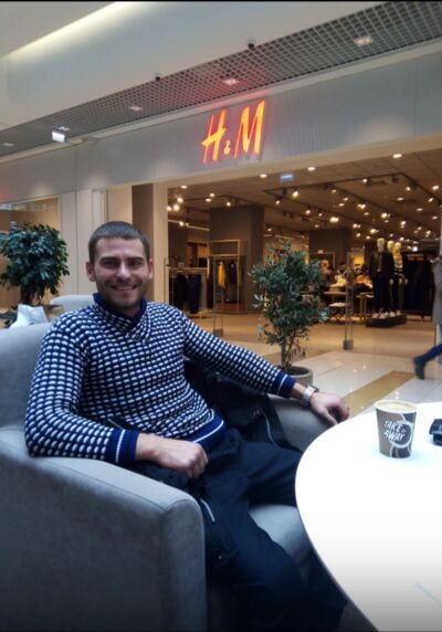  ,   Dzhon, 33 ,   ,   , c 