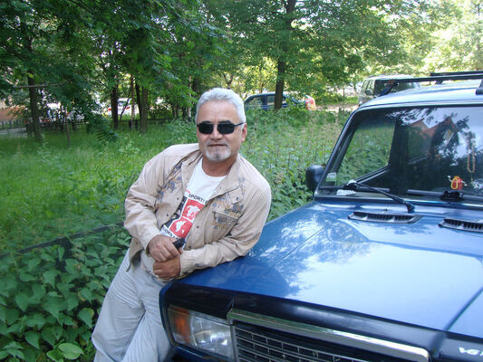  ,   Shon, 59 ,   