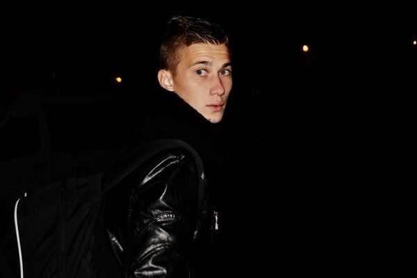  ,   Anton, 32 ,   ,   , c 