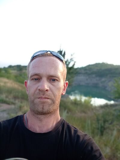  ,   Anton, 39 ,   ,   , c 