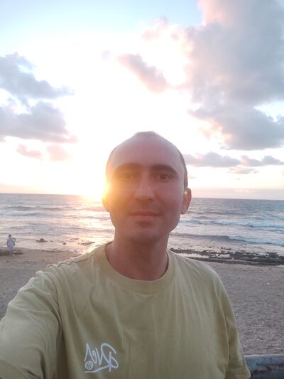  ,   Rodik, 37 ,   ,   