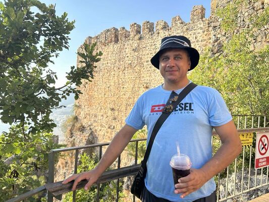  ,   Alexey, 49 ,   c 