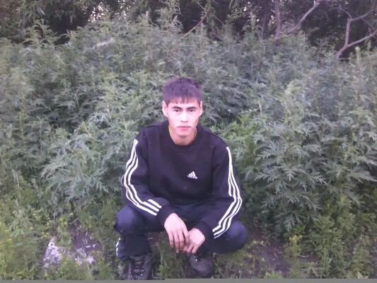  ,   Valera, 32 ,   ,   , c , 