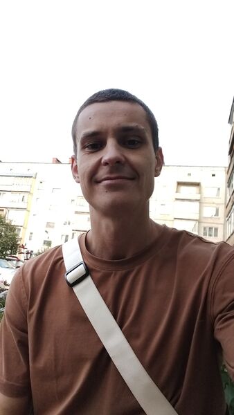  ,   Artur, 34 ,   ,   