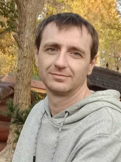  --,   Alex, 42 ,   ,   